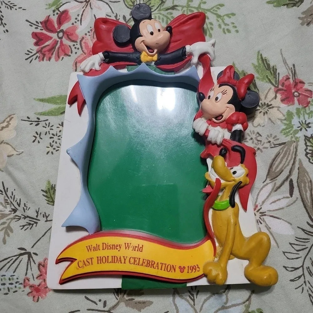 1993 Walt Disney World Cast Holiday frame